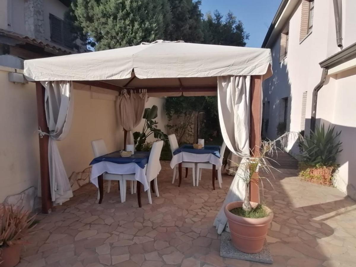 Bed and Breakfast Gentarrubia Capoterra Exterior foto